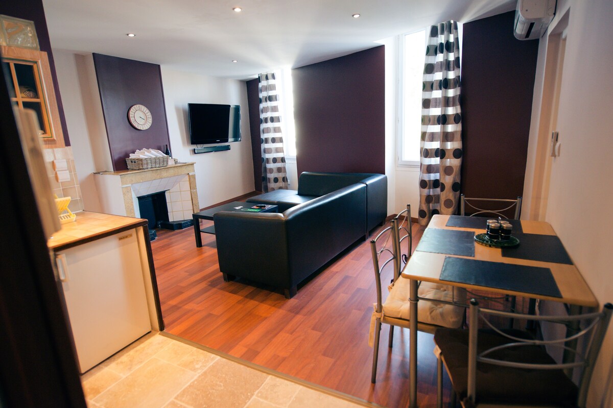 G Apartment / Flat (2 double beds) | Tallelokero huoneessa, äänieristys, vauvansängyt, ilmainen Wi-Fi