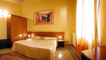 Frette Italian sheets, minibar, in-room safe, desk