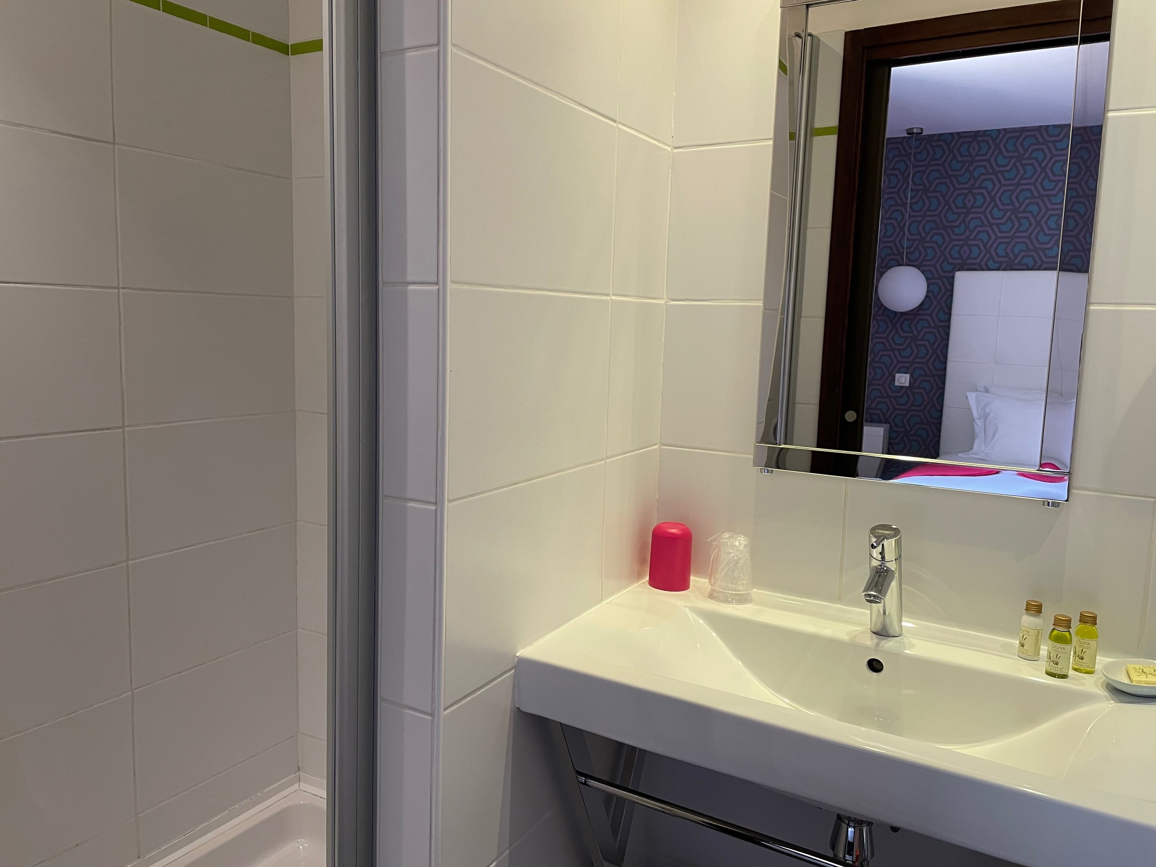 comfort double room | bathroom | shower, free toiletries, hair dryer, towels