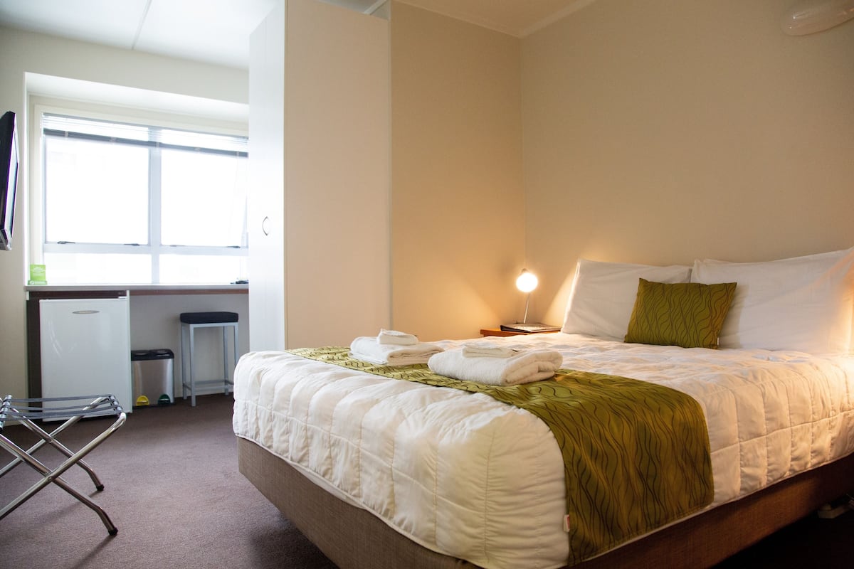 Superior Room, 1 Queen Bed, Ensuite