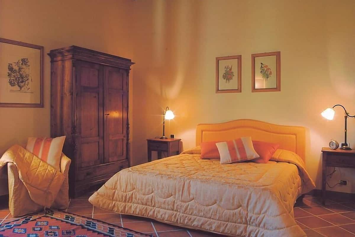 1 bedroom, premium bedding, down duvets, Select Comfort beds