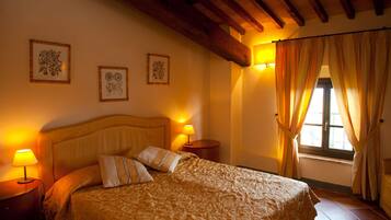 Economy Apartment | Premium bedding, down comforters, Select Comfort beds, in-room safe