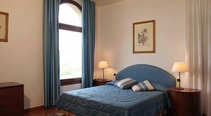 Literie de qualité, couette en duvet, lit avec matelas Select Comfort