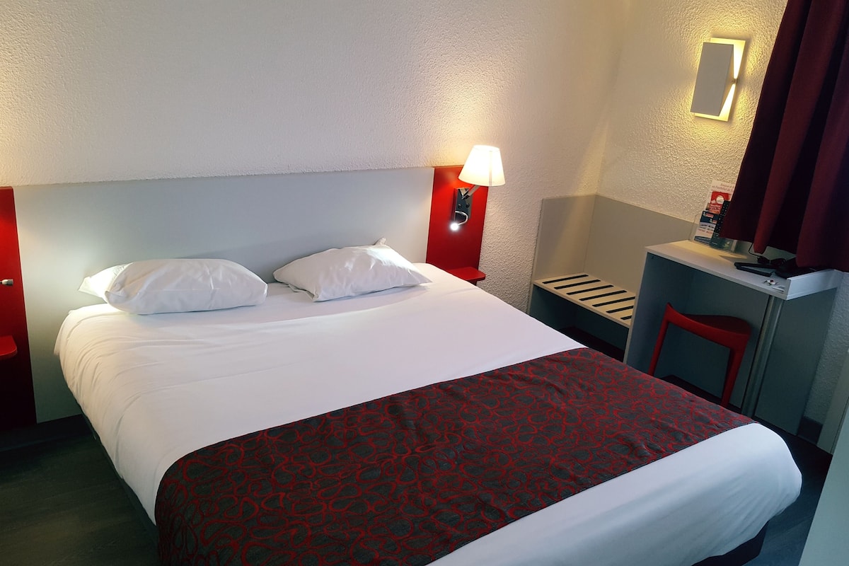 double room | desk, wifi