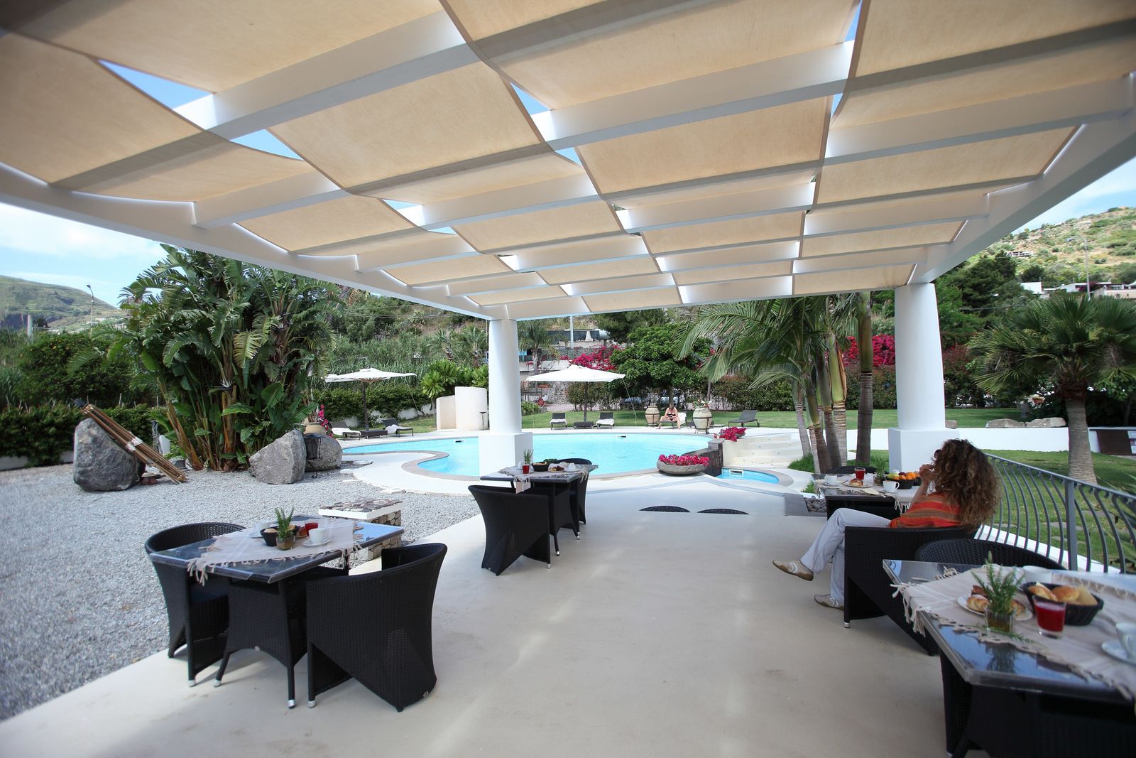 Poolside bar