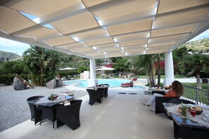 Poolside bar - Residence La Giara (Lipari)