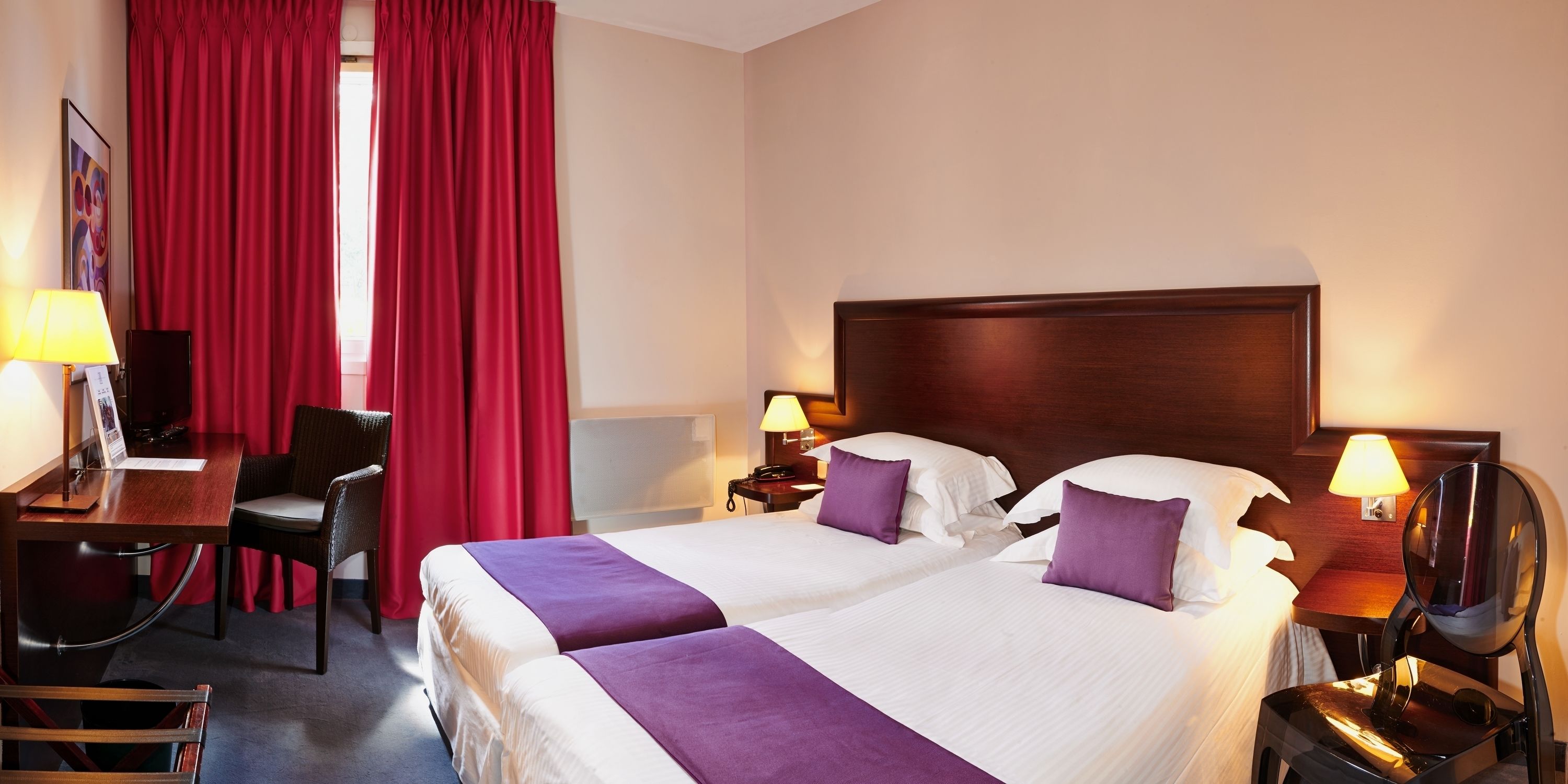 comfort twin room | premium bedding, in-room safe, desk, soundproofing