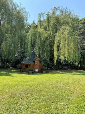 Children’s play area – outdoor