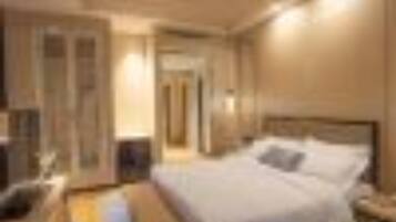 Desk, blackout curtains, rollaway beds, free WiFi