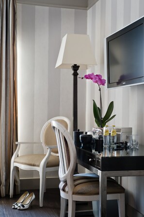 Deluxe Double Room | Room amenity - Casa Montani (Rome)