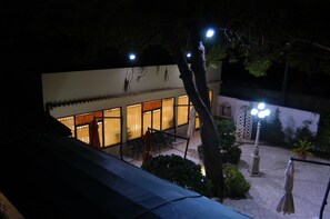 Front of property - evening/night - Villa Speranza (Misiliscemi)