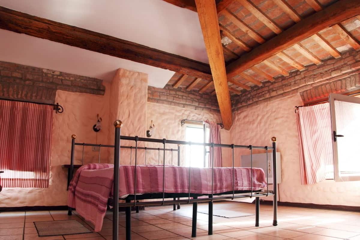 Italienische Bettbezüge von Frette, Select-Comfort-Betten, Schreibtisch