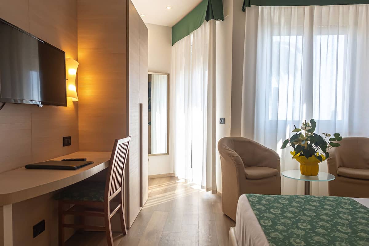 Comfort Double or Twin Room, Balcony | Desk, soundproofing, free WiFi, bed sheets
