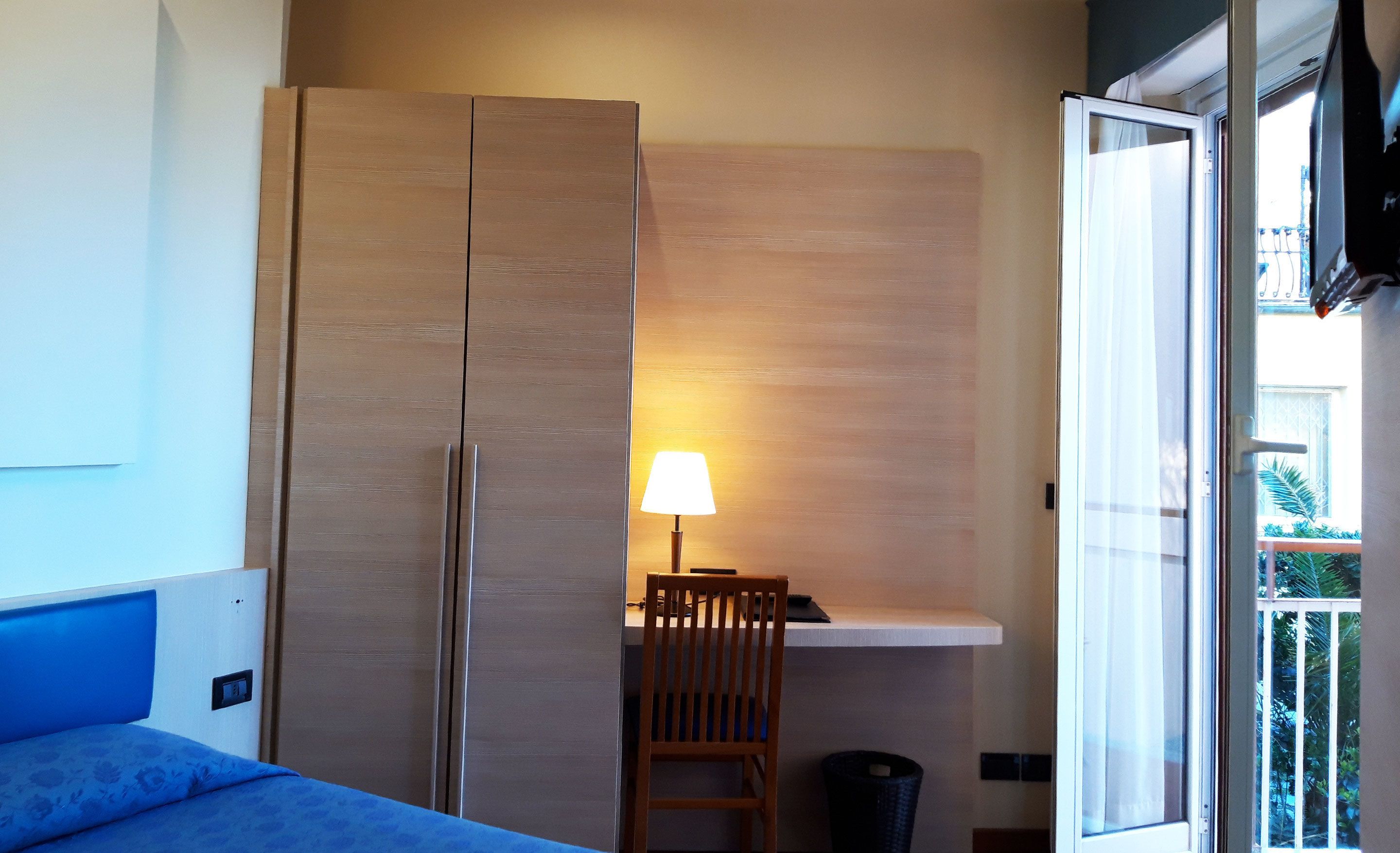 single room, balcony | desk, soundproofing, free wifi, bed sheets