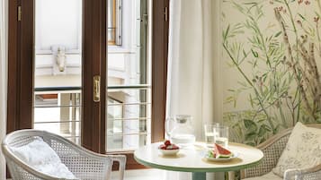 Doppelzimmer zur Einzelnutzung | Hochwertige Bettwaren, Minibar, Zimmersafe, Schreibtisch