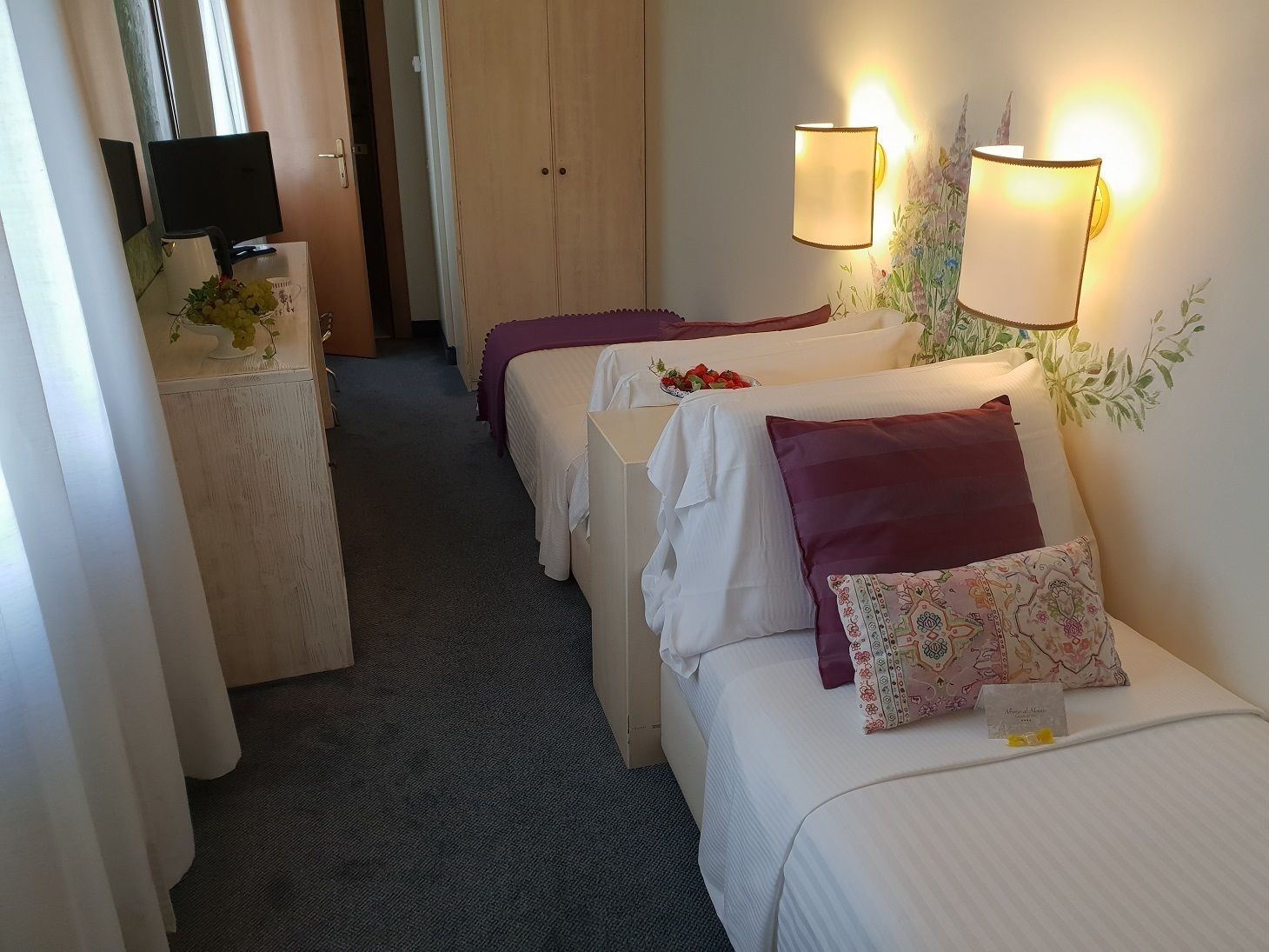 economy twin room | premium bedding, minibar, in-room safe, desk