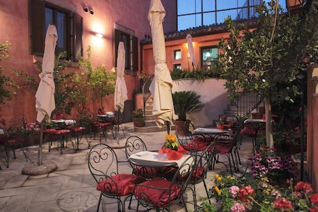 Exterior. Hotel Il Barocco
