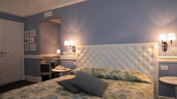 Suite, 1 Bedroom | Minibar, in-room safe, desk, soundproofing