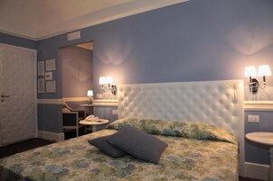 Suite, 1 Bedroom | Minibar, in-room safe, desk, soundproofing