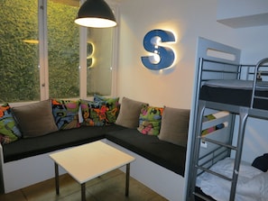 Slaapzaal, gemeenschappelijke badkamer (12-Bed) | Gratis wifi, beddengoed