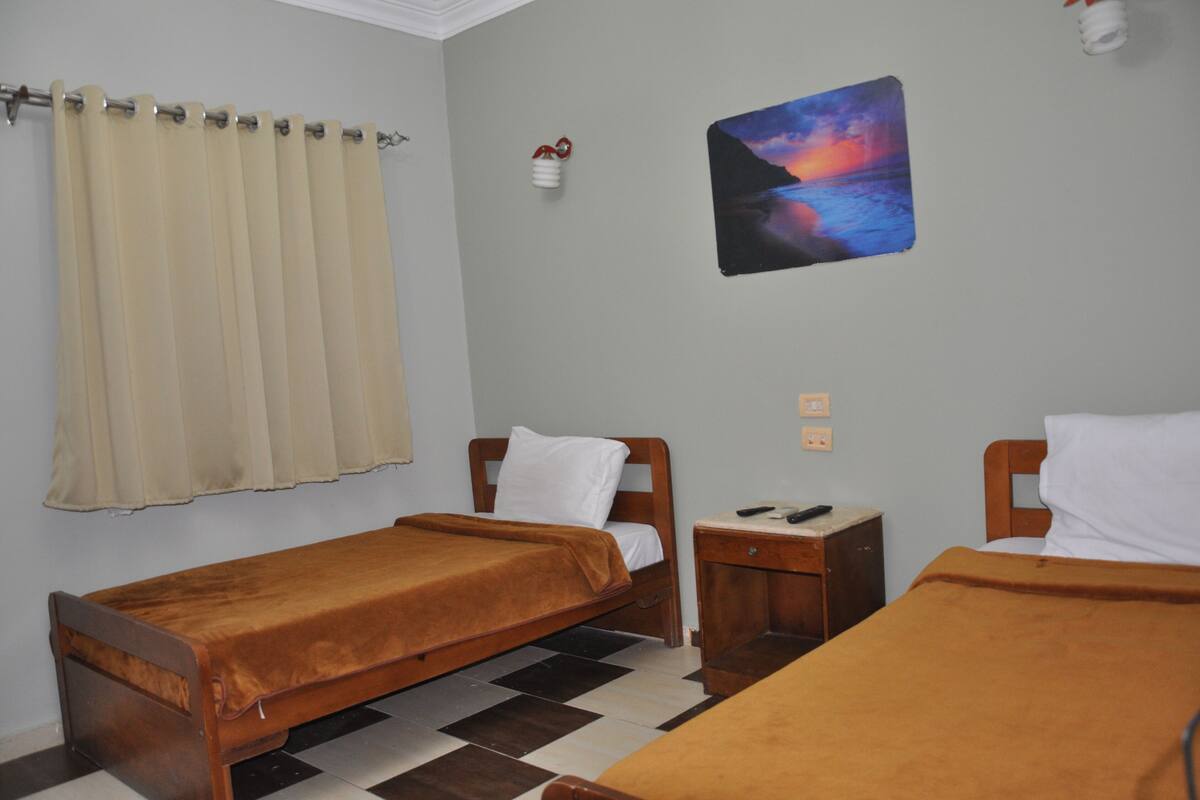 Egyptian cotton sheets, premium bedding, pillow-top beds, minibar