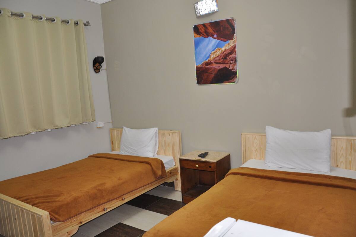 Egyptian cotton sheets, premium bedding, pillow-top beds, minibar