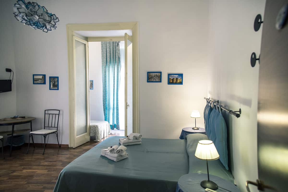 Ropa de cama de alta calidad, cunas gratuitas y wifi gratis 