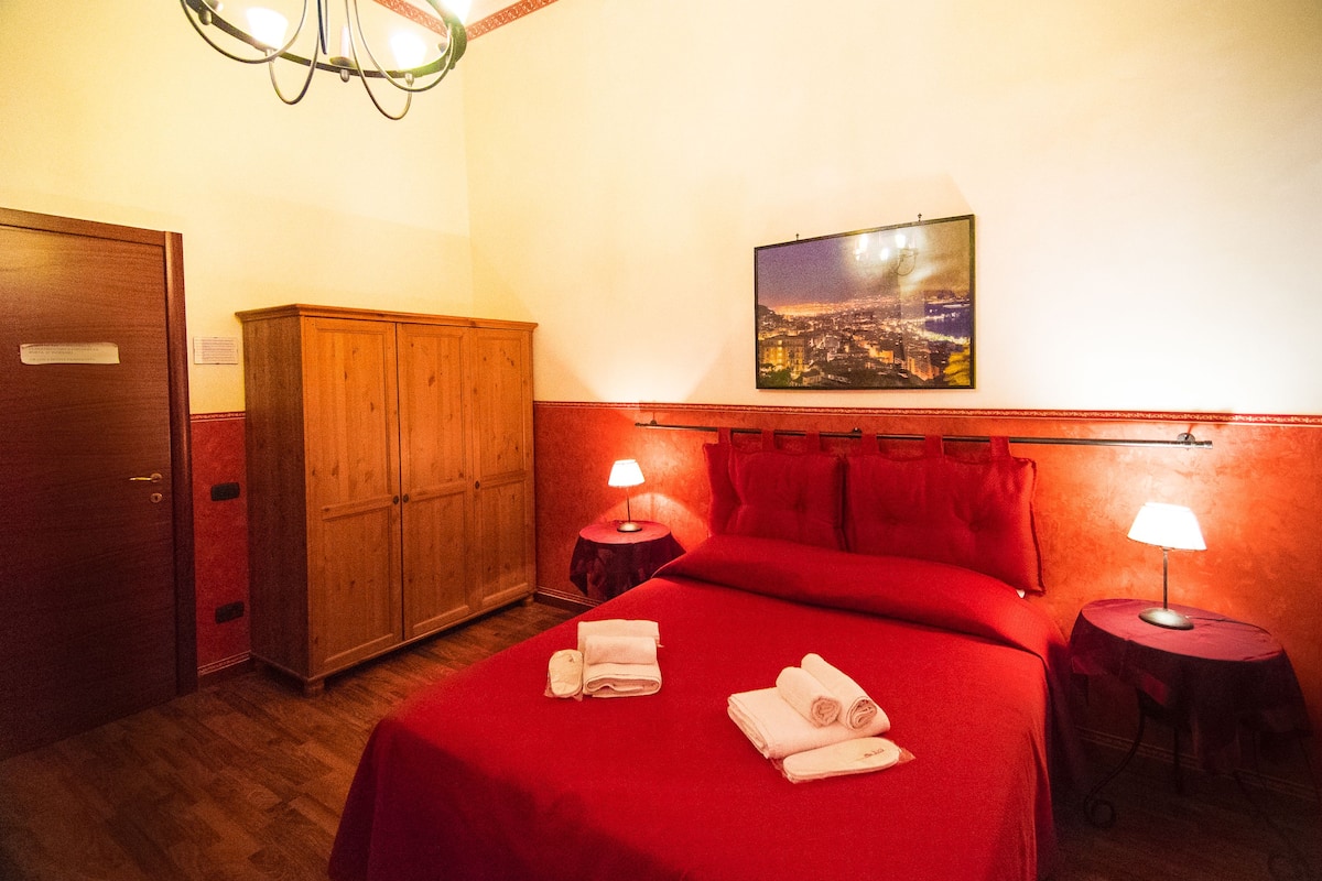 Ropa de cama de alta calidad, cunas gratuitas y wifi gratis 