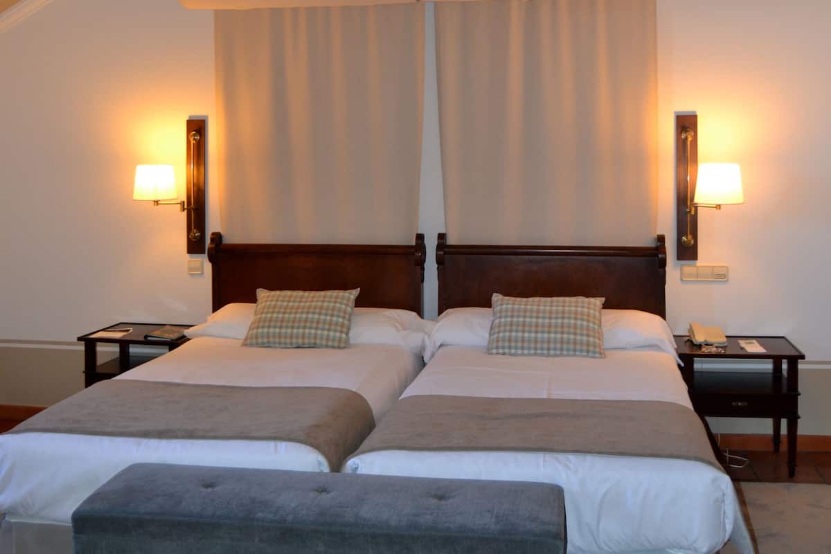 minibar, in-room safe, desk, soundproofing