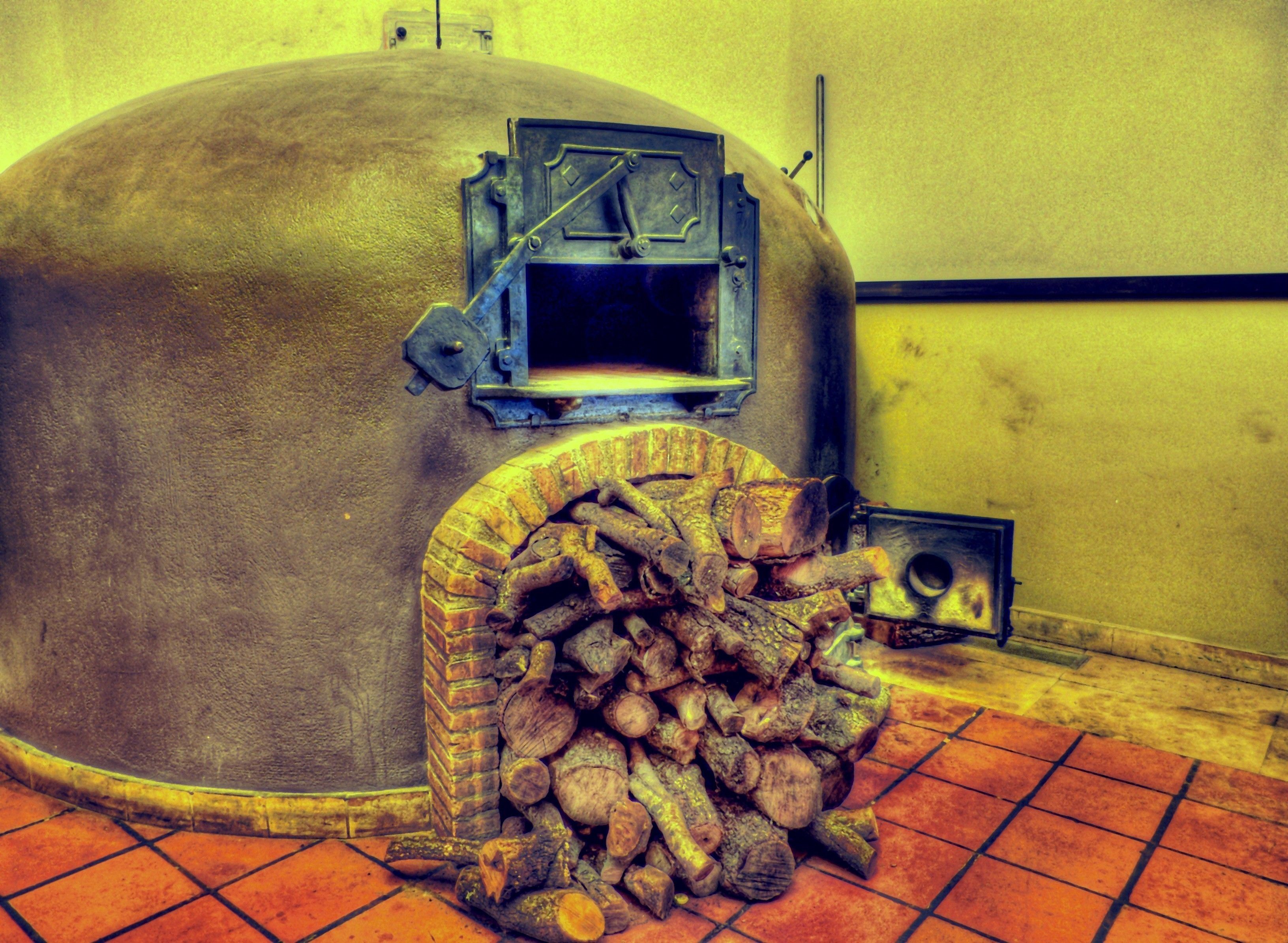 2 restaurants, lunch, dinner served; mediterranean cuisine