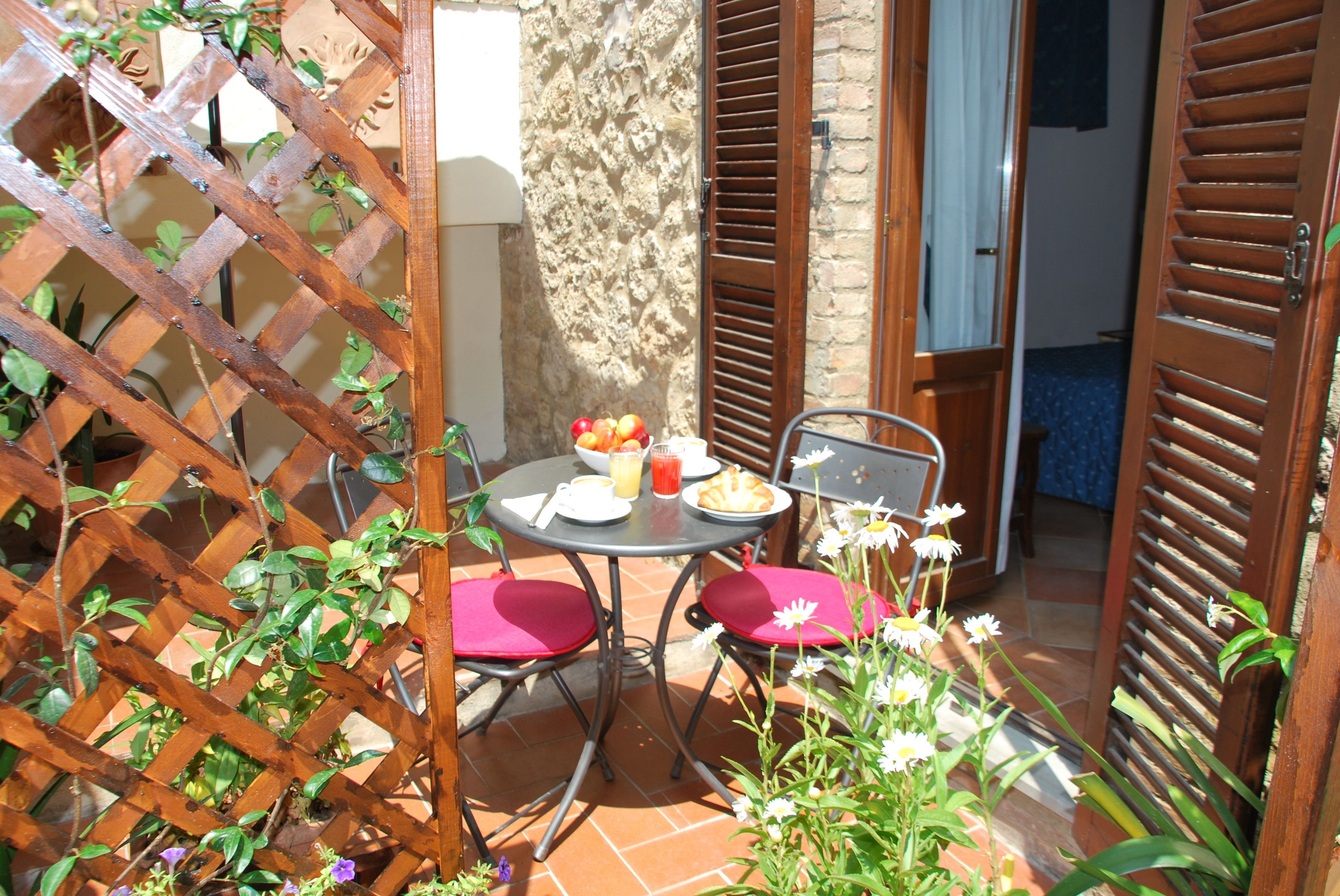 Camera Economy con letto matrimoniale o 2 letti singoli, al piano terra | Biancheria da letto di alta qualità, minibar