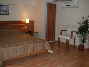 Een minibar, gratis wifi