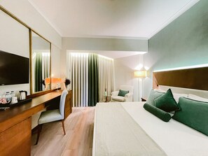 Habitación doble Premium | Ropa de cama de alta calidad, edredón y minibar 
