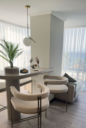 Executive-Suite | Wohnbereich | LCD-Fernseher