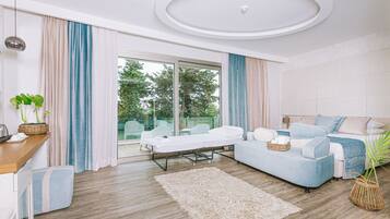 Premium bedding, down duvets, minibar, in-room safe