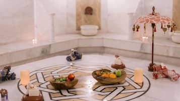 Behandlungsräume für Paare, Sauna, Thermalbad/Mineralquelle