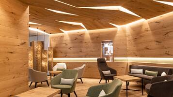 Espace de soins pour les couples, sauna, bain Ă remous, hammam, hammam