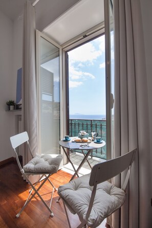Panoramic Triple Room, Sea View | Balcony view - NapoliCentro Mare (Naples)