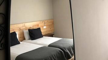 1 chambre, literie de qualité supérieure, bureau, rideaux occultants