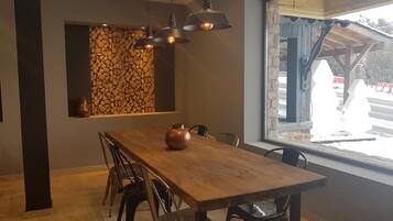 Coin salon dans le hall