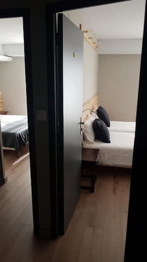 1 bedroom, premium bedding, desk, blackout drapes