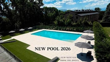 Seasonal outdoor pool