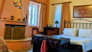 Traditional-Doppelzimmer, 1 Schlafzimmer, Meerseite | Minibar, schallisolierte Zimmer, BĂŒgeleisen/BĂŒgelbrett, kostenloses WLAN