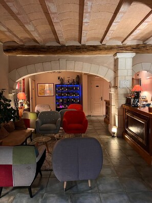 Reception - Hôtel du Mas (Vinassan)