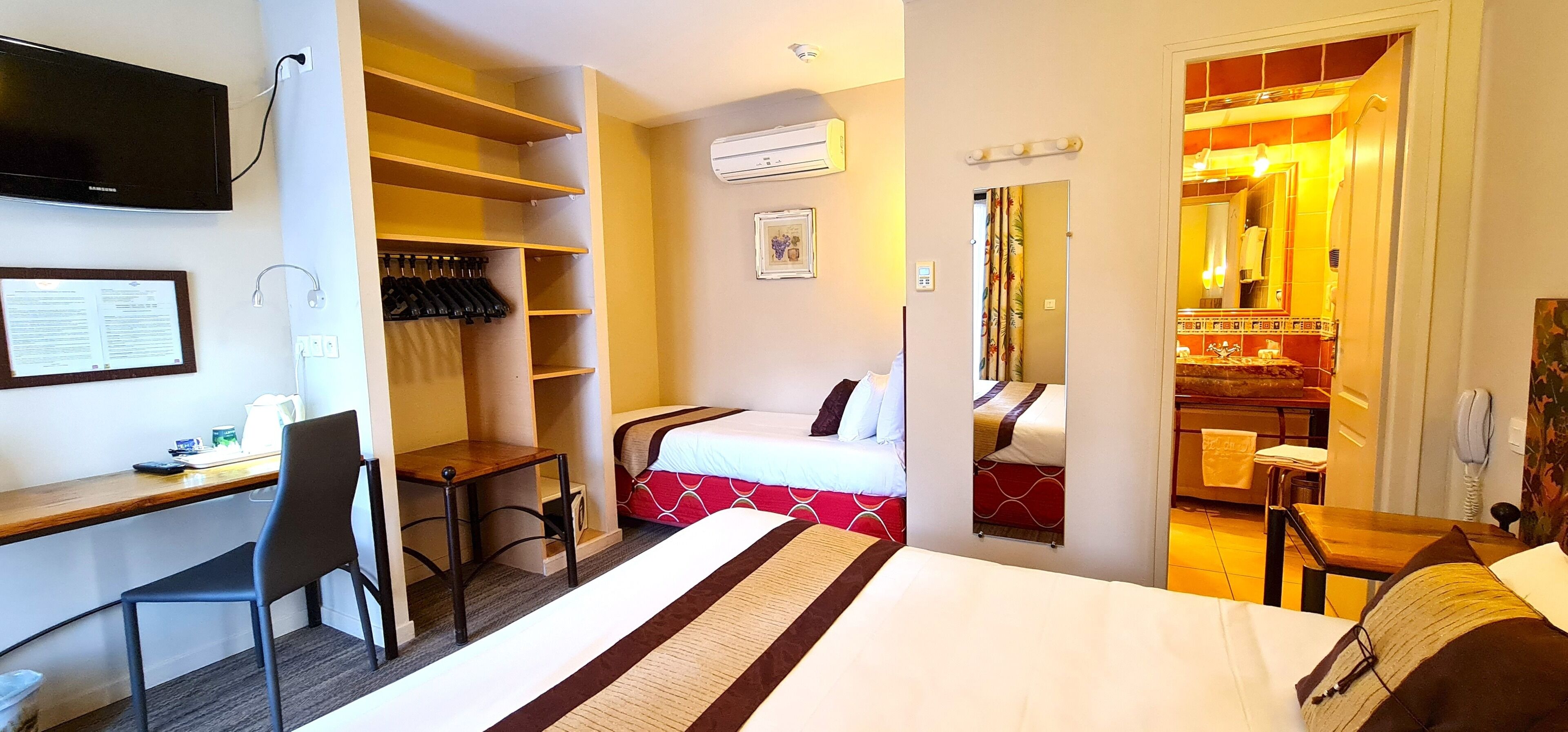 triple room | in-room safe, desk, soundproofing, cots/infant beds