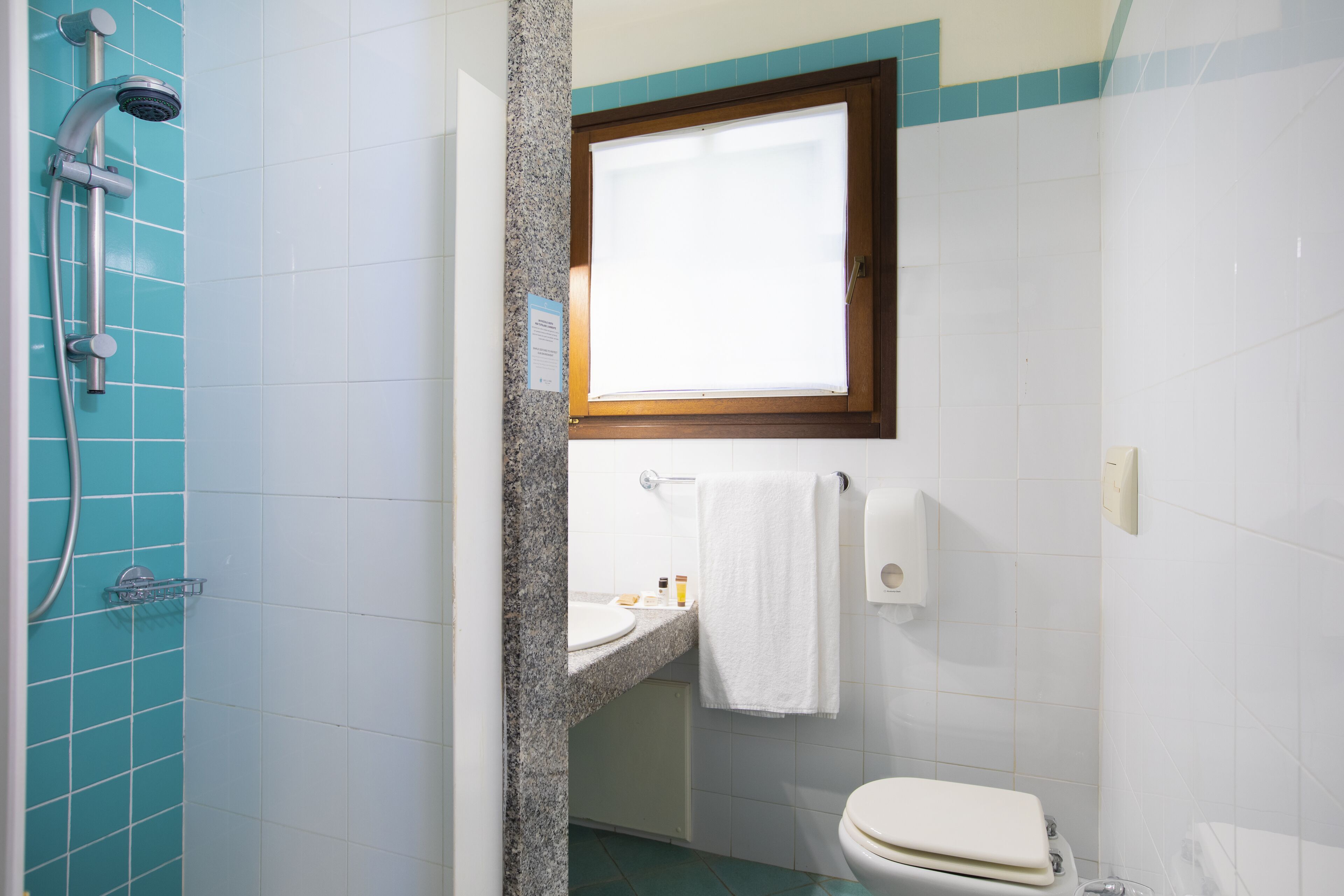 comfort double room | bathroom | shower, rainfall showerhead, free toiletries, hair dryer