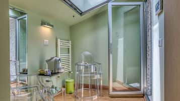 Suite estudio de luna de miel | Tina de hidromasaje privada