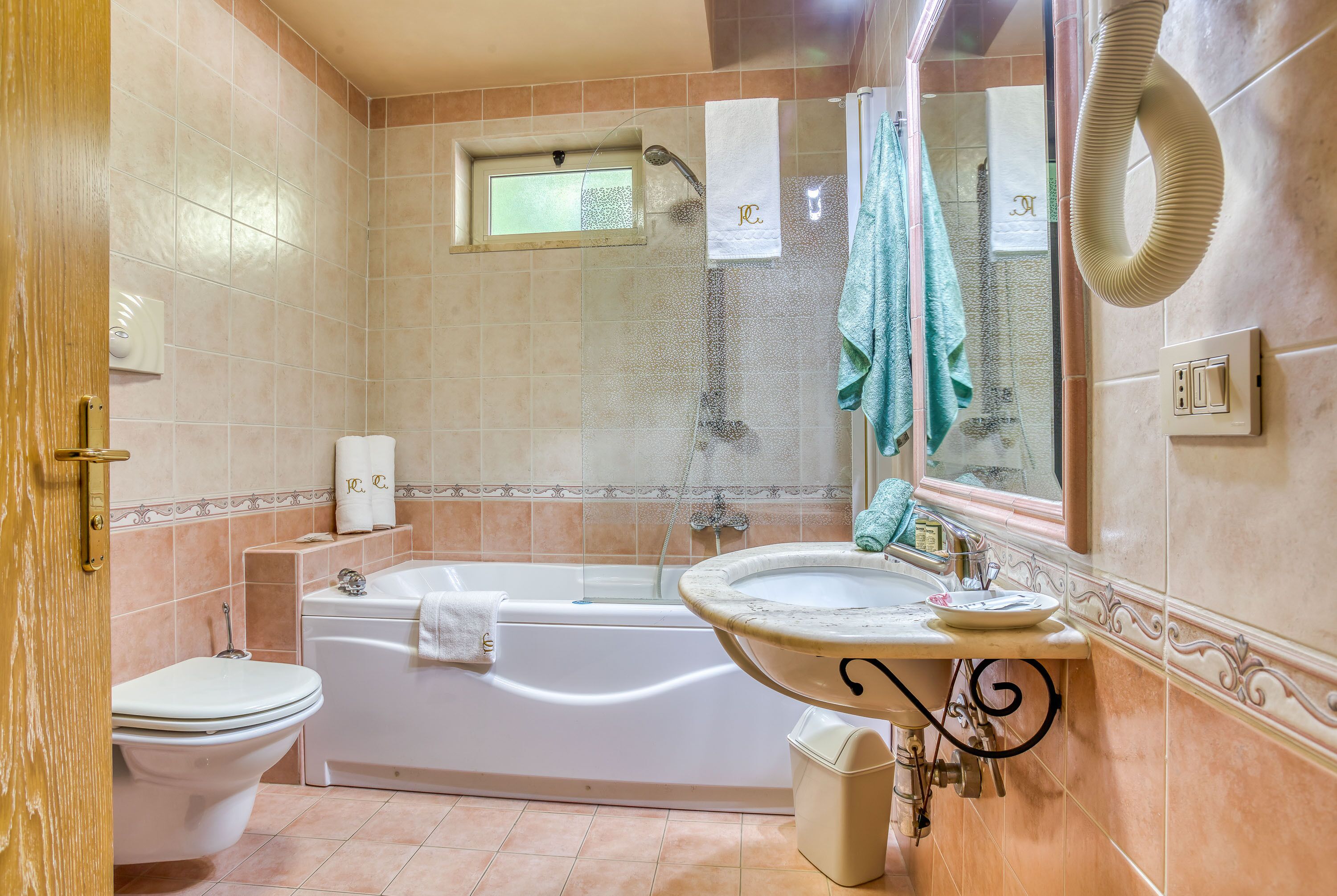 superior double room | bathroom | shower, free toiletries, hair dryer, bathrobes