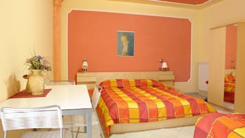 ํธ๋ฆฌํ๋ฃธ | 1 ๊ฐ์ ์นจ์ค, ์ดํ๋ฆฌ์ ํ๋ ๋ผ ์ํธ, ๊ณ ๊ธ ์นจ๊ตฌ, ๊ฐ์ค ๋ด ๊ธ๊ณ