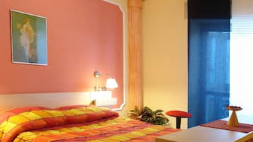 ํธ๋ฆฌํ๋ฃธ | 1 ๊ฐ์ ์นจ์ค, ์ดํ๋ฆฌ์ ํ๋ ๋ผ ์ํธ, ๊ณ ๊ธ ์นจ๊ตฌ, ๊ฐ์ค ๋ด ๊ธ๊ณ